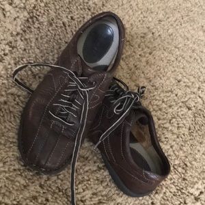Born brown lace up shoes